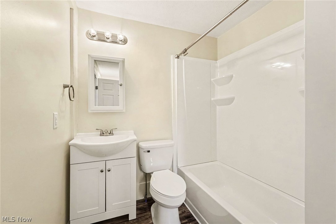 33 N Poplar Street Jefferson OH 44047