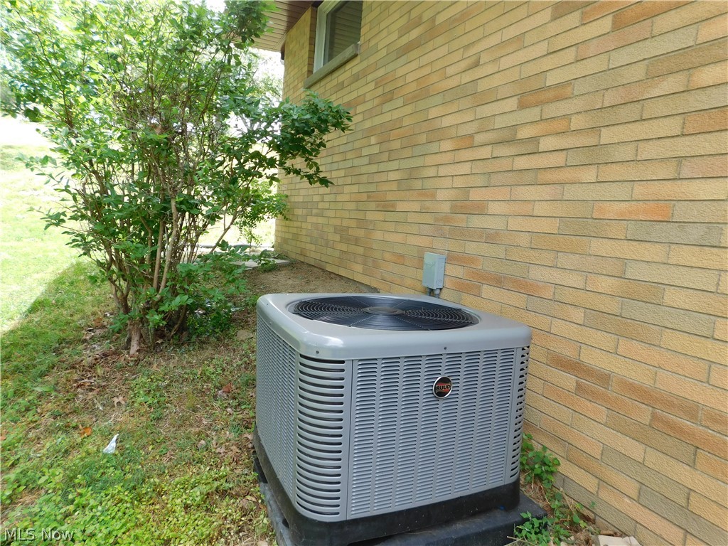 69857 Vernon Road Martins Ferry OH 43935