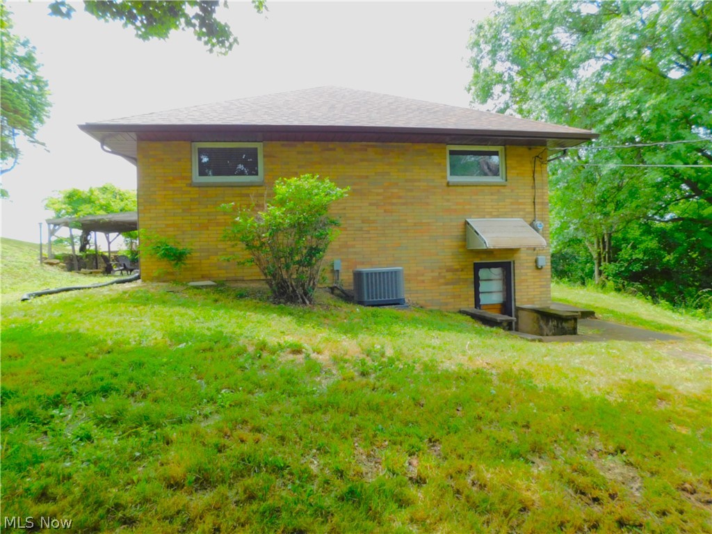 69857 Vernon Road Martins Ferry OH 43935