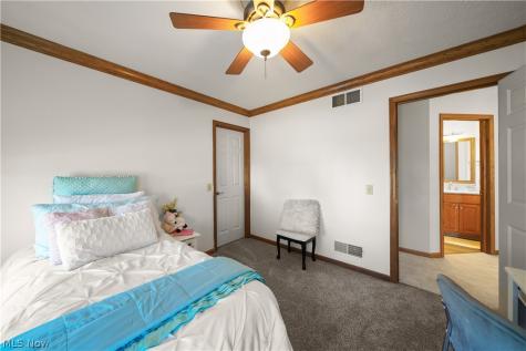 150 Chadwick Drive Aurora OH 44202