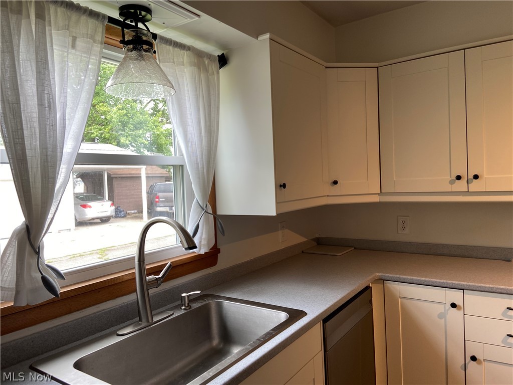 917 Kaderly Street NW New Philadelphia OH 44663