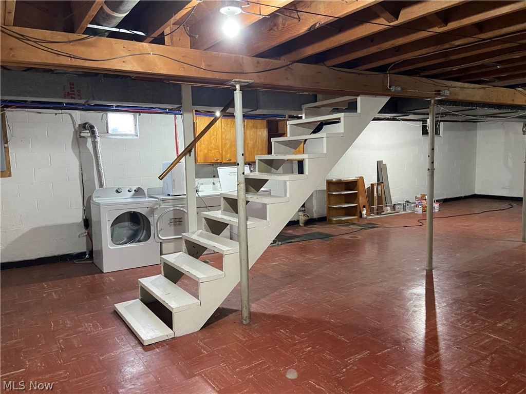 917 Kaderly Street NW New Philadelphia OH 44663
