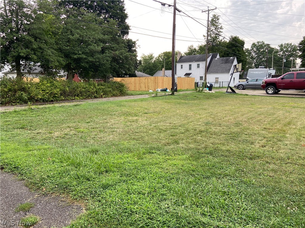 917 Kaderly Street NW New Philadelphia OH 44663