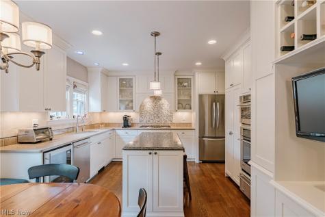 22499 Calverton Road Shaker Heights OH 44122