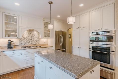 22499 Calverton Road Shaker Heights OH 44122
