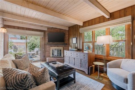 22499 Calverton Road Shaker Heights OH 44122