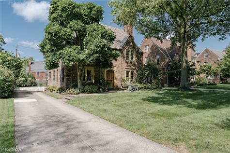 22499 Calverton Road Shaker Heights OH 44122
