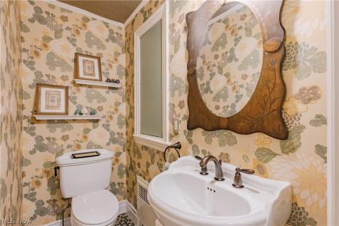 22499 Calverton Road Shaker Heights OH 44122