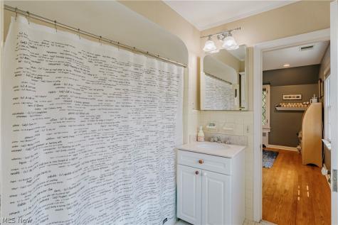 22499 Calverton Road Shaker Heights OH 44122