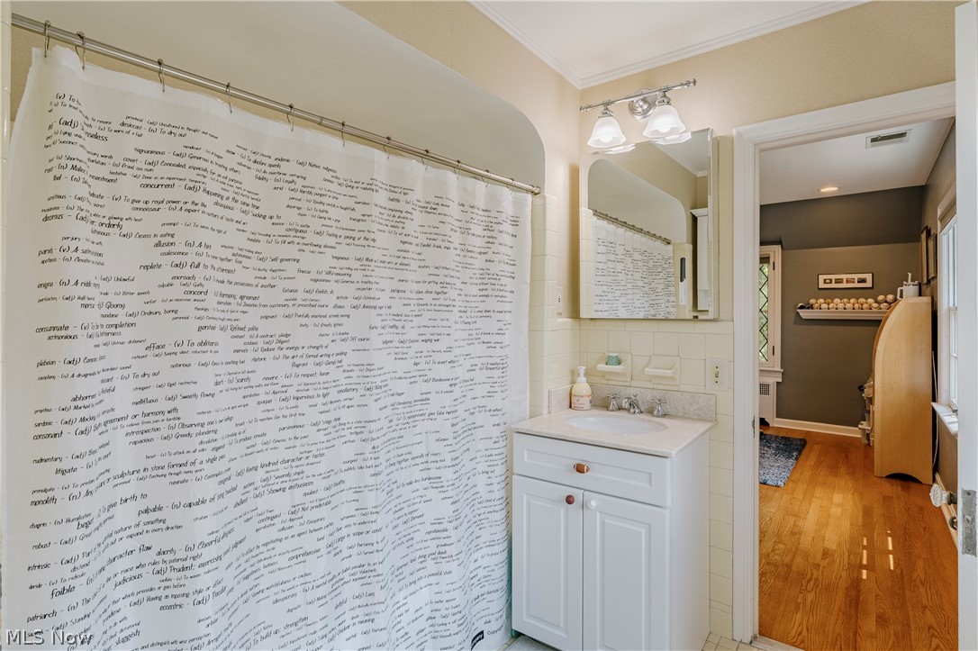 22499 Calverton Road Shaker Heights OH 44122