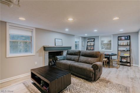 22499 Calverton Road Shaker Heights OH 44122