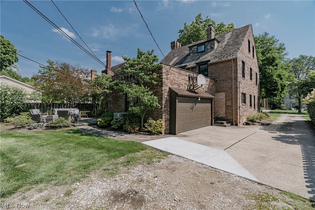 22499 Calverton Road Shaker Heights OH 44122
