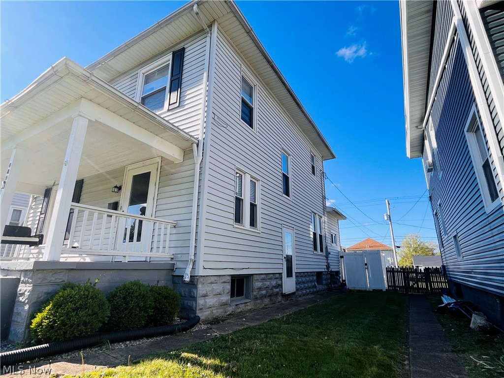 629 Saint Louis Avenue Zanesville OH 43701