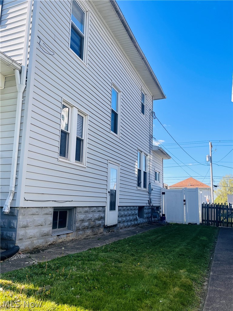 629 Saint Louis Avenue Zanesville OH 43701