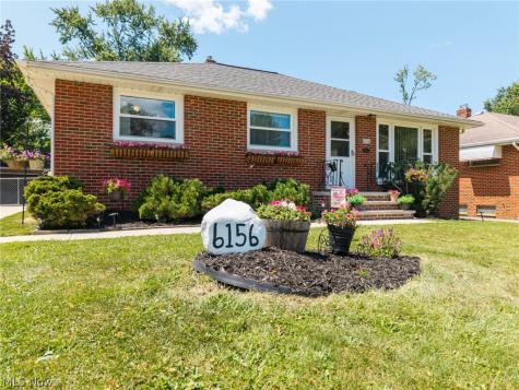 6156 Edgebrook Boulevard Parma Heights OH 44130