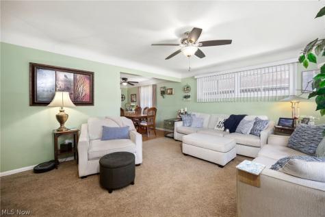 6156 Edgebrook Boulevard Parma Heights OH 44130