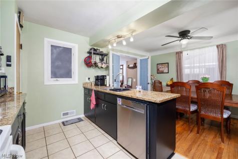 6156 Edgebrook Boulevard Parma Heights OH 44130