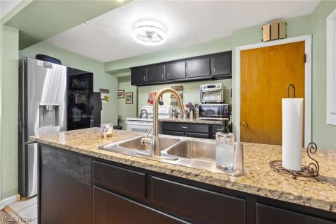6156 Edgebrook Boulevard Parma Heights OH 44130