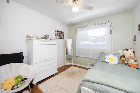 6156 Edgebrook Boulevard Parma Heights OH 44130