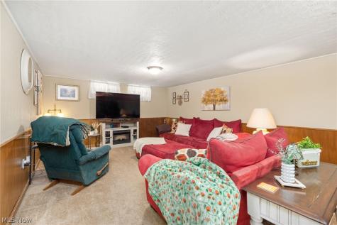 6156 Edgebrook Boulevard Parma Heights OH 44130