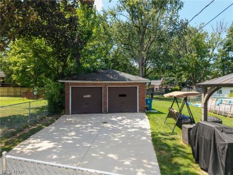 6156 Edgebrook Boulevard Parma Heights OH 44130