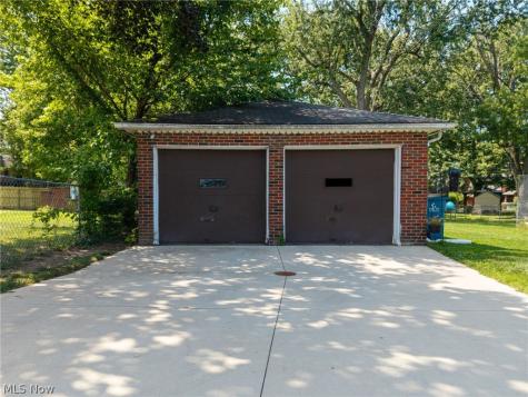 6156 Edgebrook Boulevard Parma Heights OH 44130