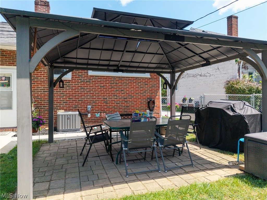 6156 Edgebrook Boulevard Parma Heights OH 44130
