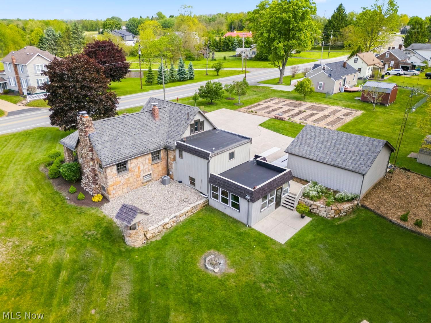 3828 Ravenna Avenue NE Louisville OH 44641