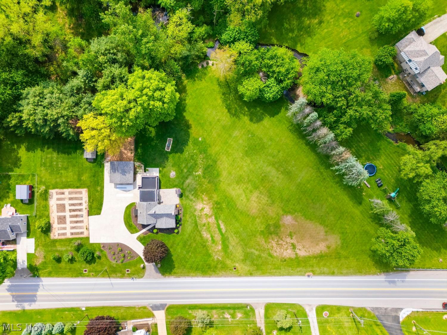 3828 Ravenna Avenue NE Louisville OH 44641