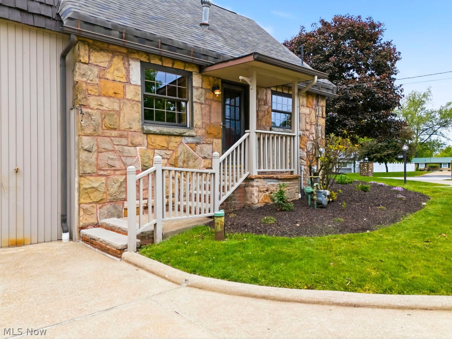 3828 Ravenna Avenue NE Louisville OH 44641