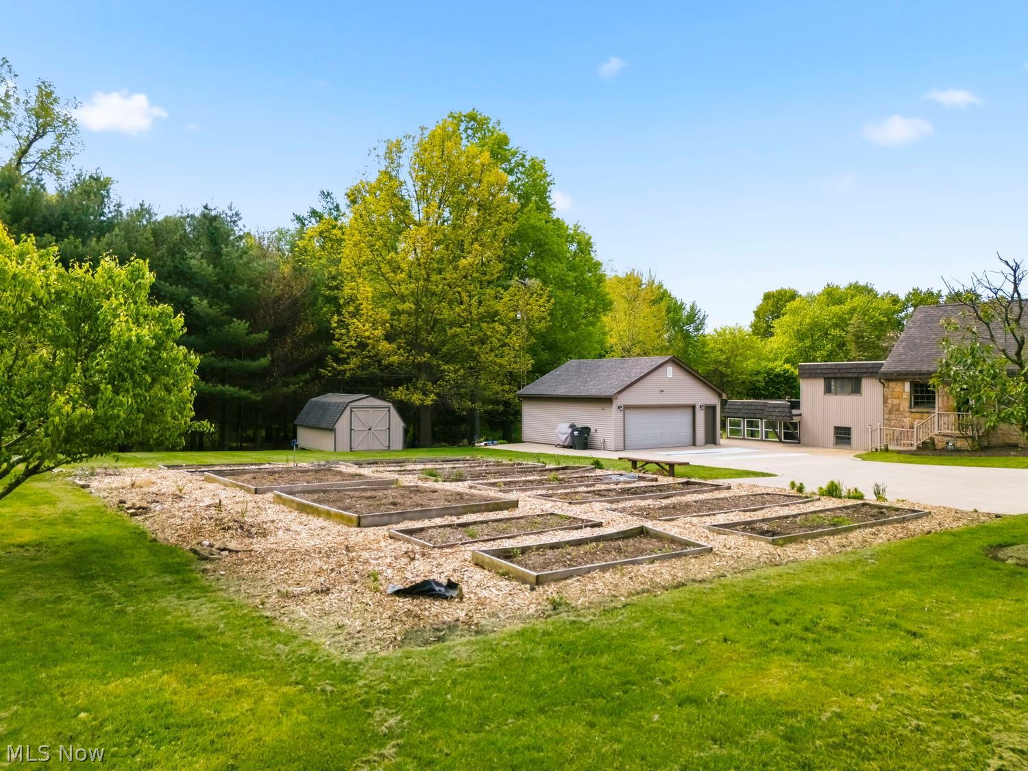 3828 Ravenna Avenue NE Louisville OH 44641