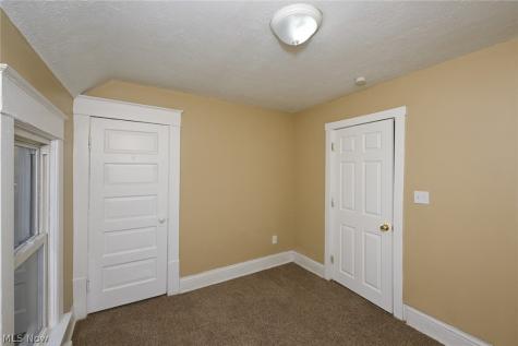 1137 Bellows Street Akron OH 44301