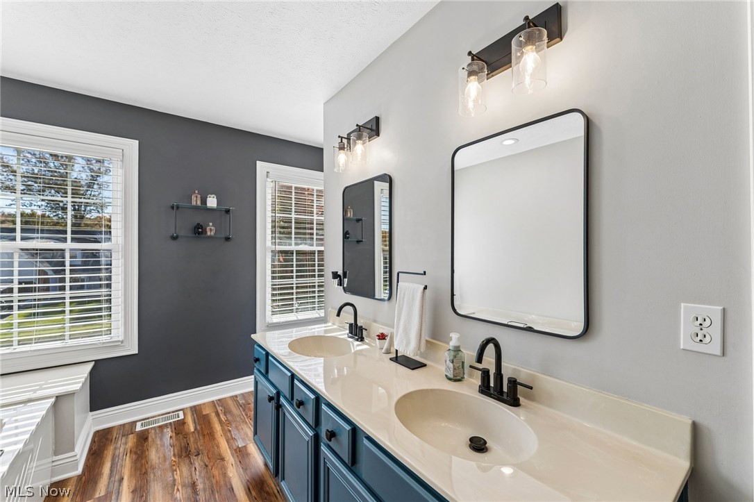 38635 N Bay Drive Willoughby OH 44094