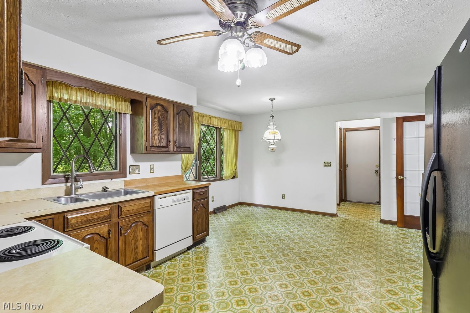 17265 Wood Acre Trail Chagrin Falls OH 44023