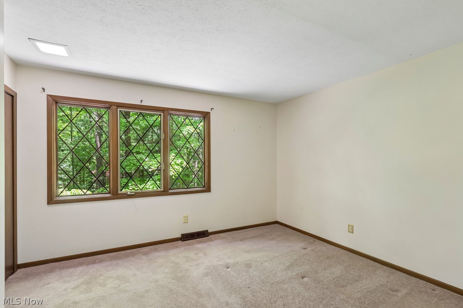 17265 Wood Acre Trail Chagrin Falls OH 44023