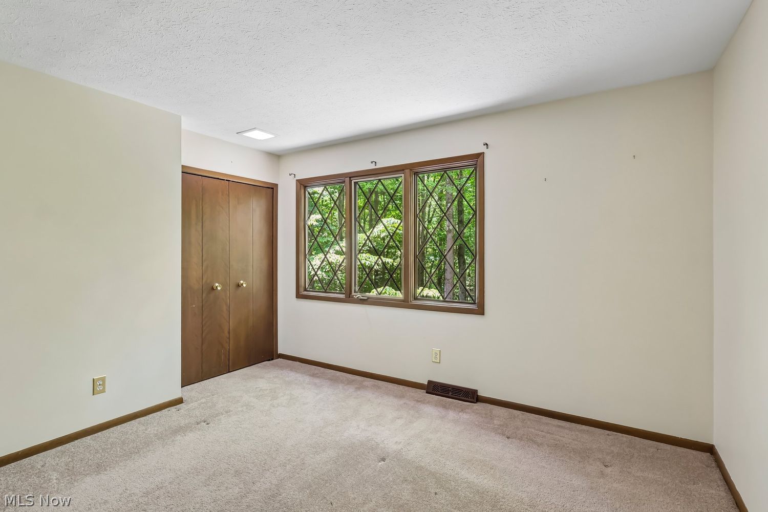 17265 Wood Acre Trail Chagrin Falls OH 44023