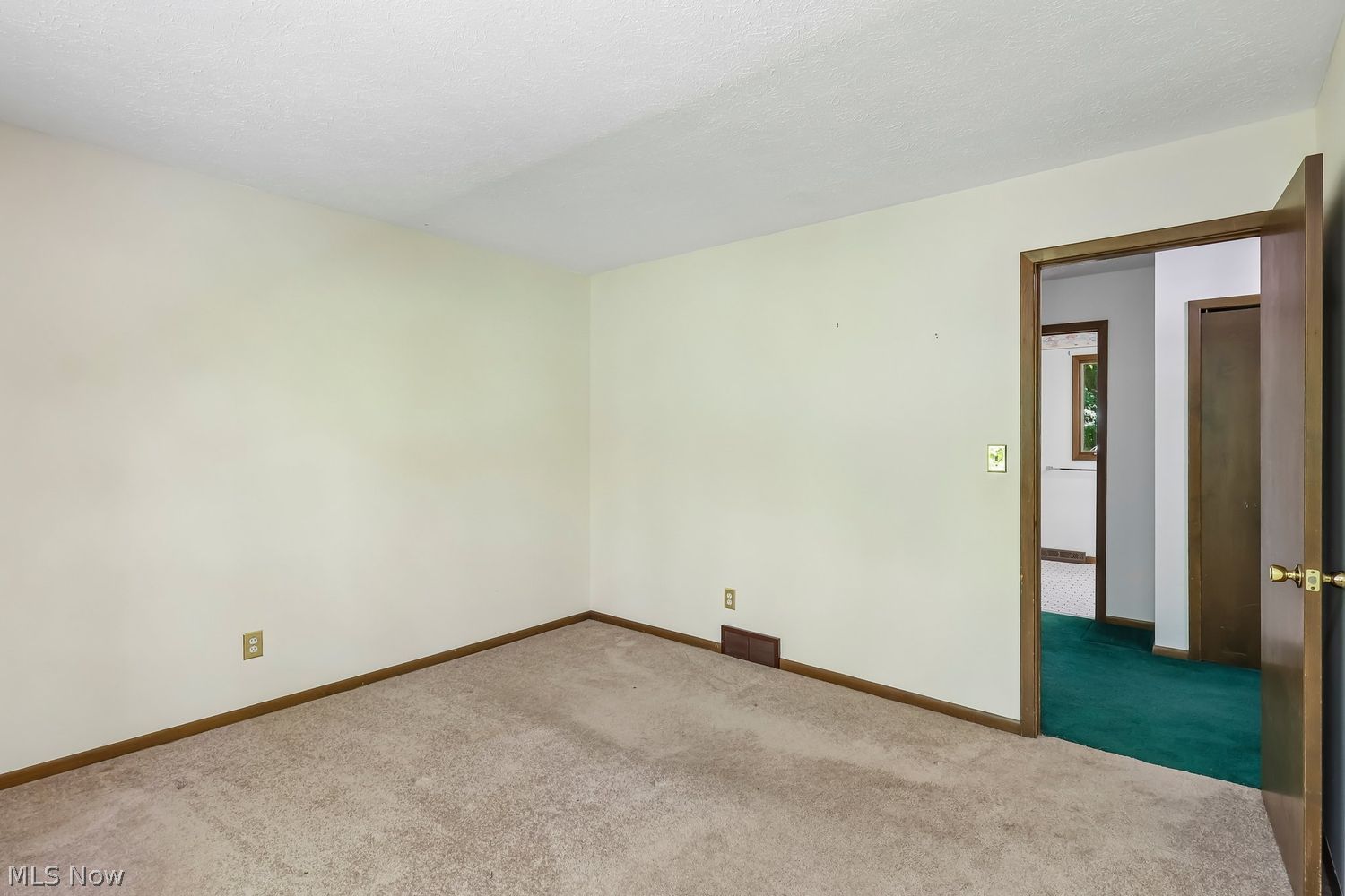17265 Wood Acre Trail Chagrin Falls OH 44023