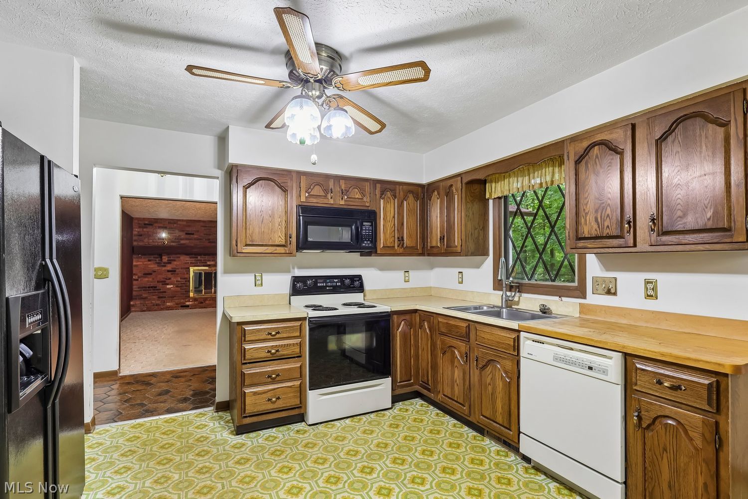 17265 Wood Acre Trail Chagrin Falls OH 44023