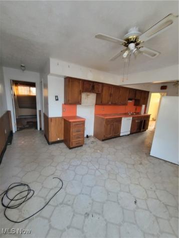 4189 Lee Road Cleveland OH 44128