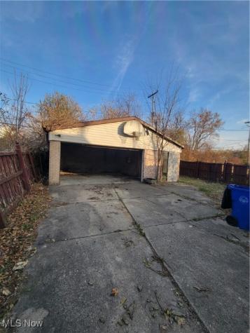 4189 Lee Road Cleveland OH 44128