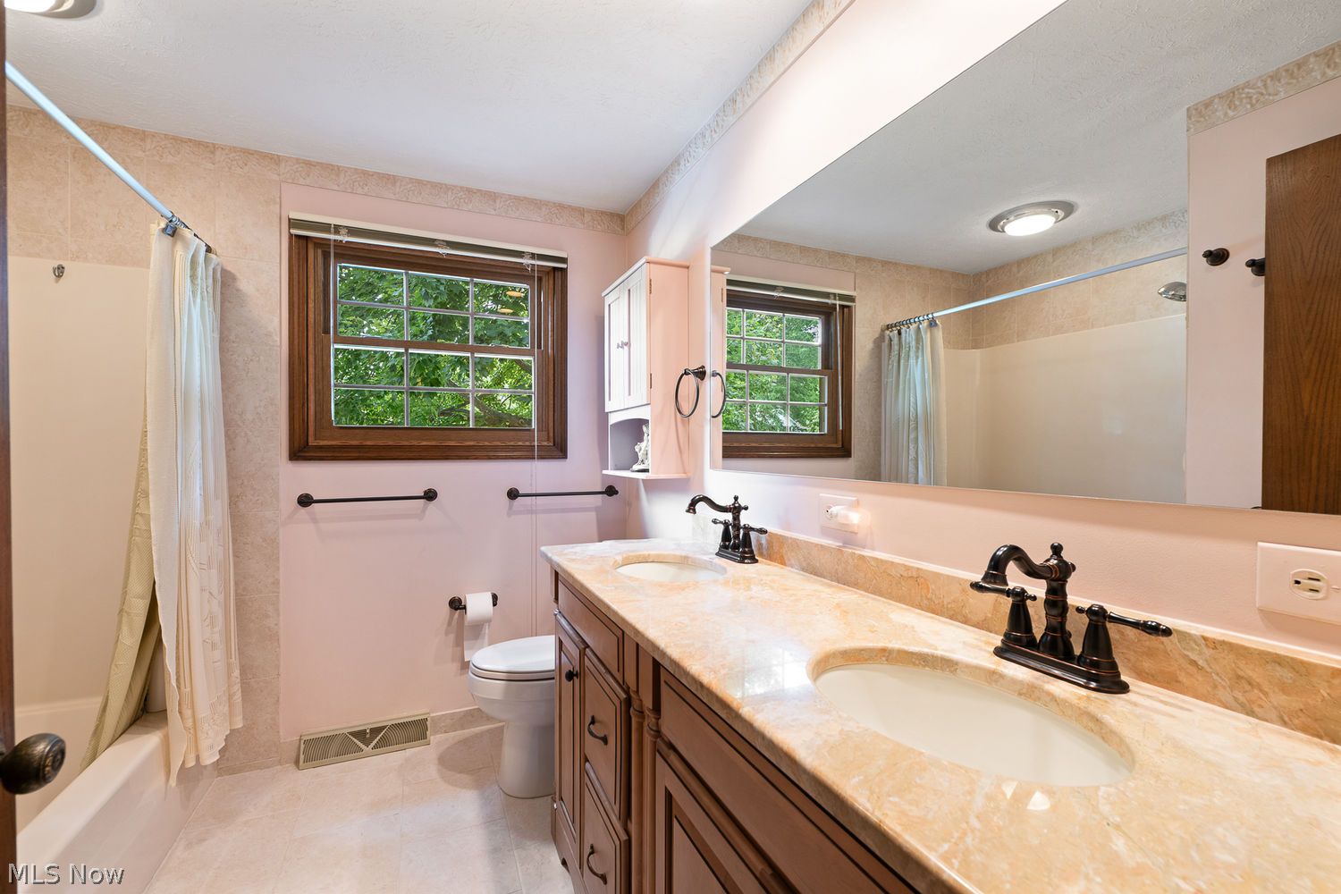 2425 Daffodil Street NE Canton OH 44705