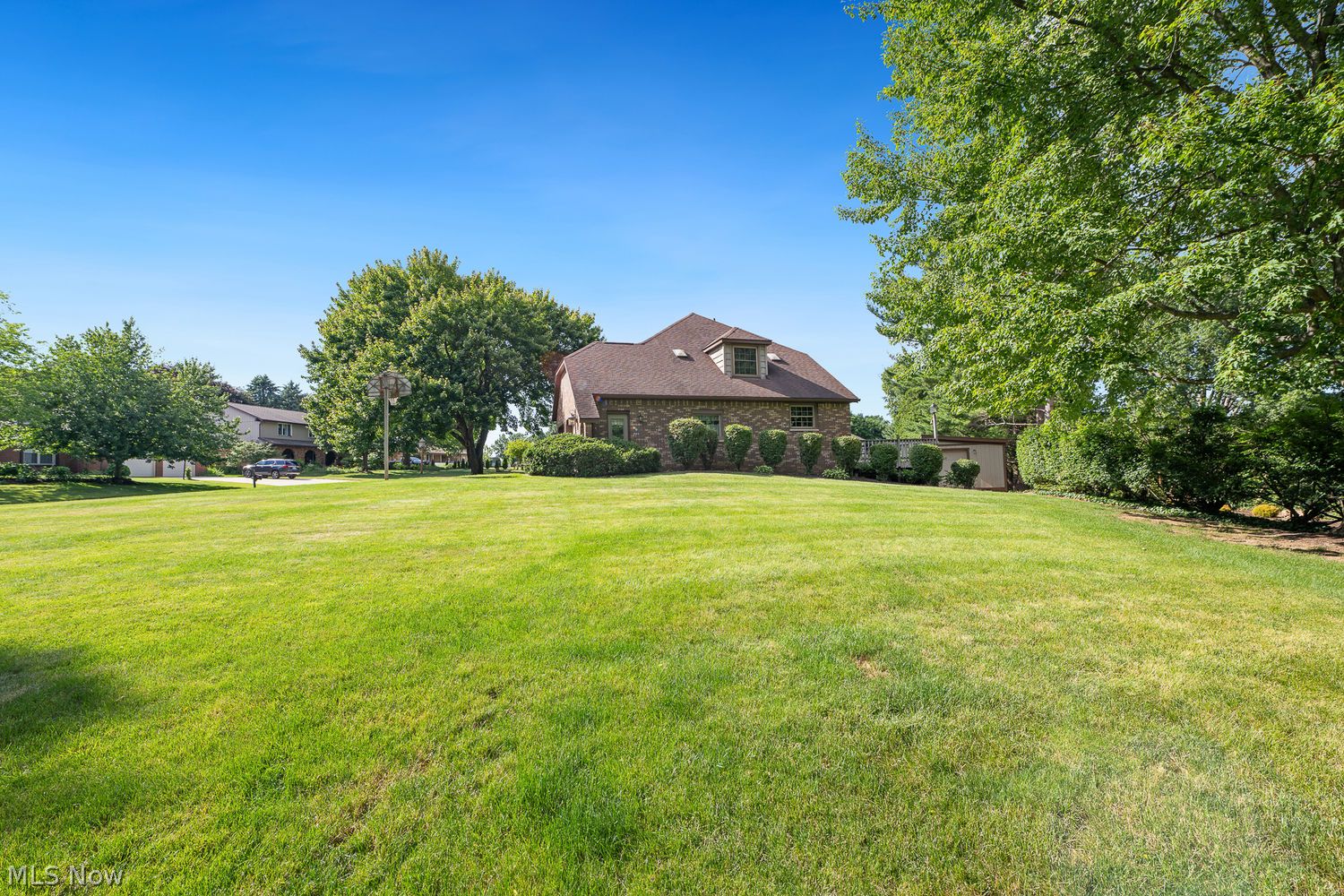 2425 Daffodil Street NE Canton OH 44705