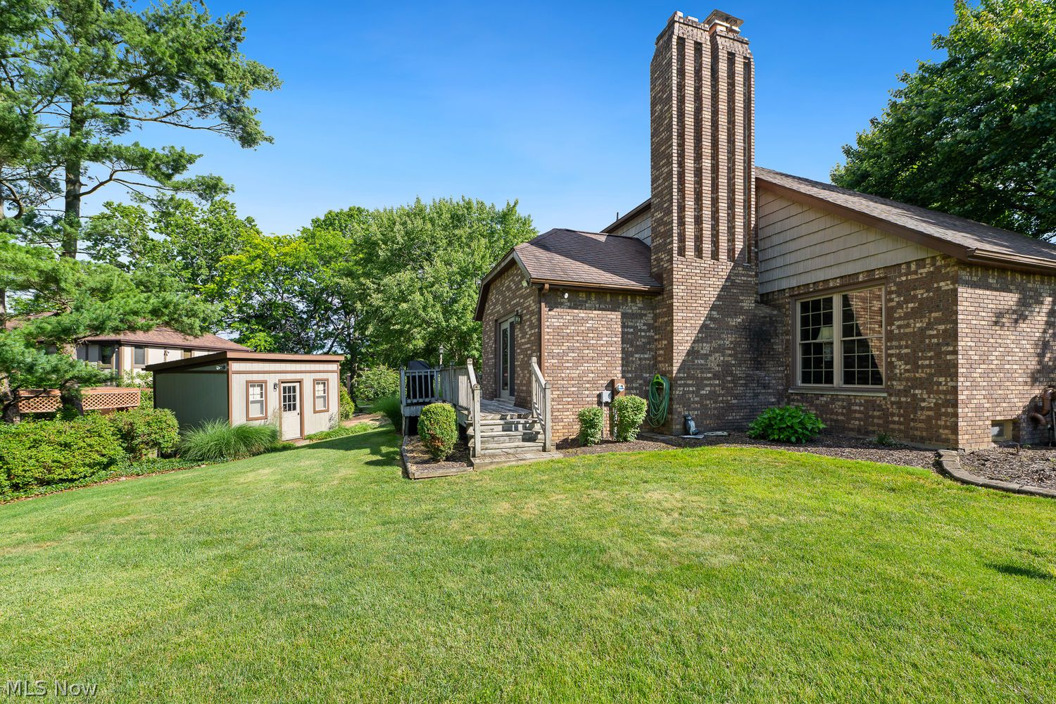 2425 Daffodil Street NE Canton OH 44705