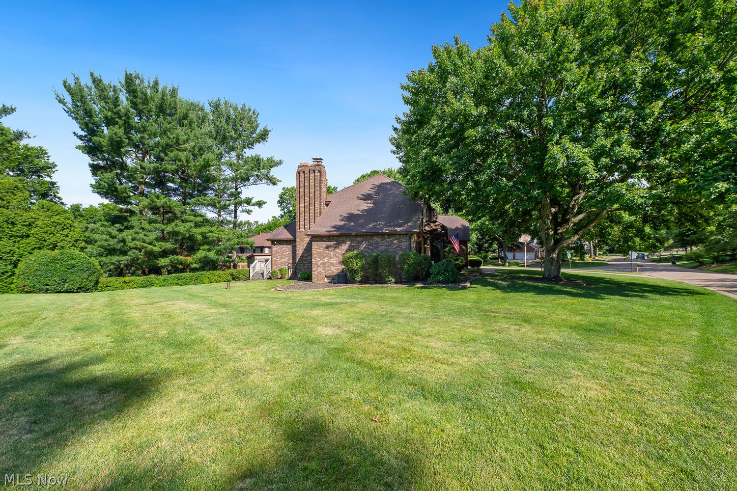 2425 Daffodil Street NE Canton OH 44705