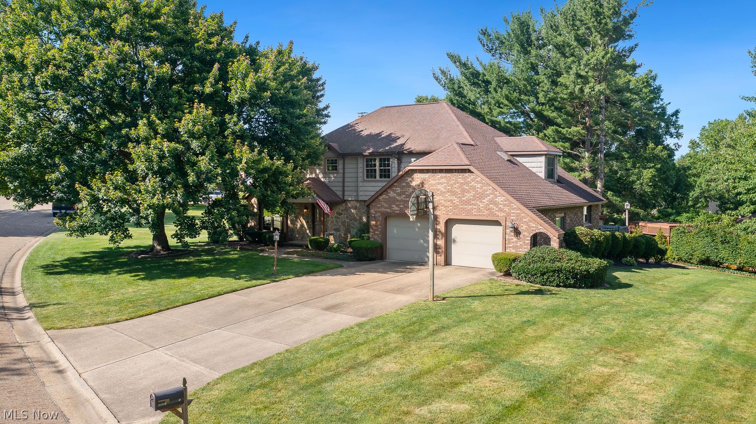 2425 Daffodil Street NE Canton OH 44705