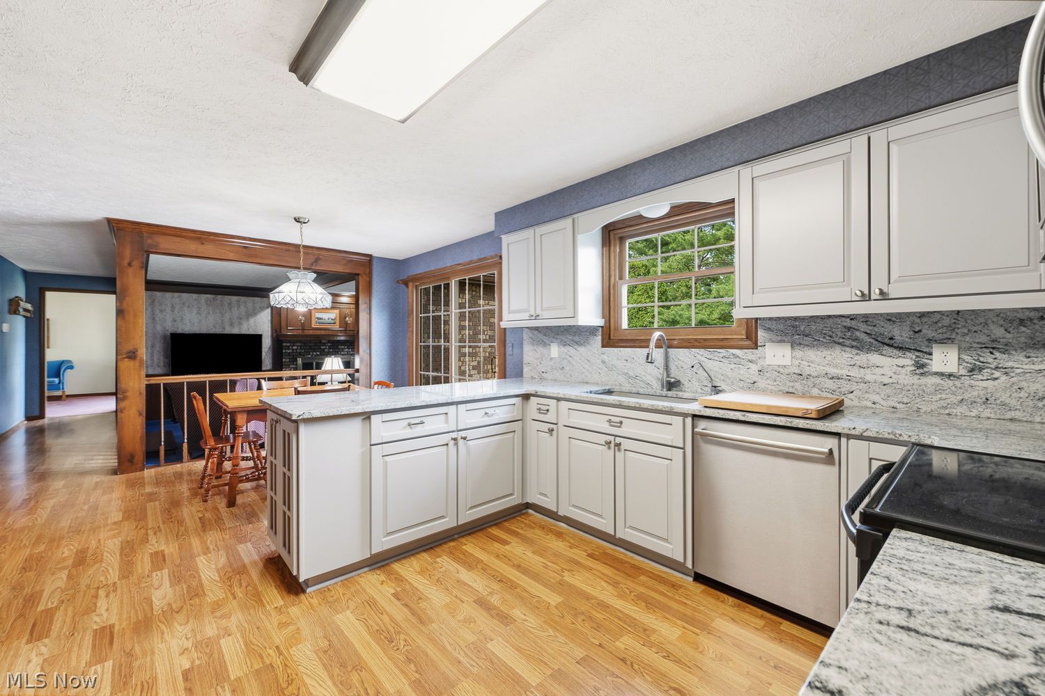 2425 Daffodil Street NE Canton OH 44705