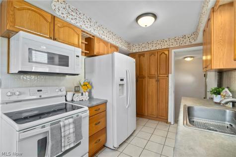 2603 Center Drive Parma OH 44134