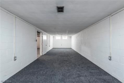 3323 Dellwood Drive Parma OH 44134