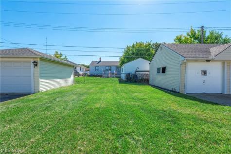 3323 Dellwood Drive Parma OH 44134