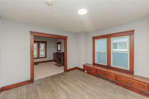 1038 W 11th Street Lorain OH 44052